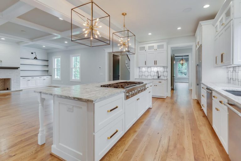 Kitchen-Cabinet-Distributors-Brooklyn-White-Kitchen-BDG-6-1024x682